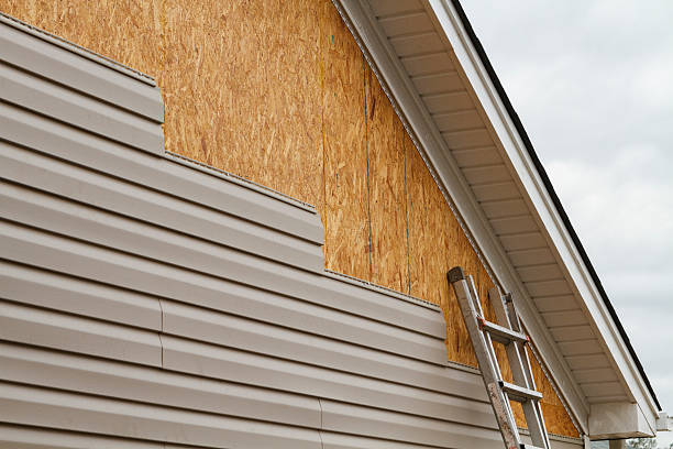 24/7 Emergency Vinyl Siding experts in Dover, MA